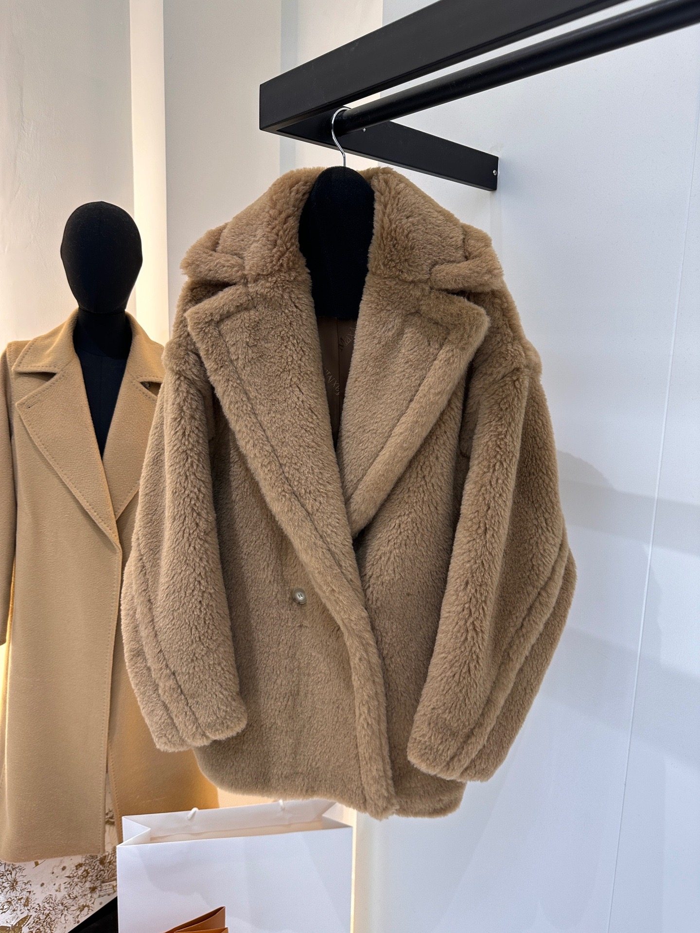 Max Short Teddy Bear Coat 62%  - огляд і ціна Wool Coat Peacoat